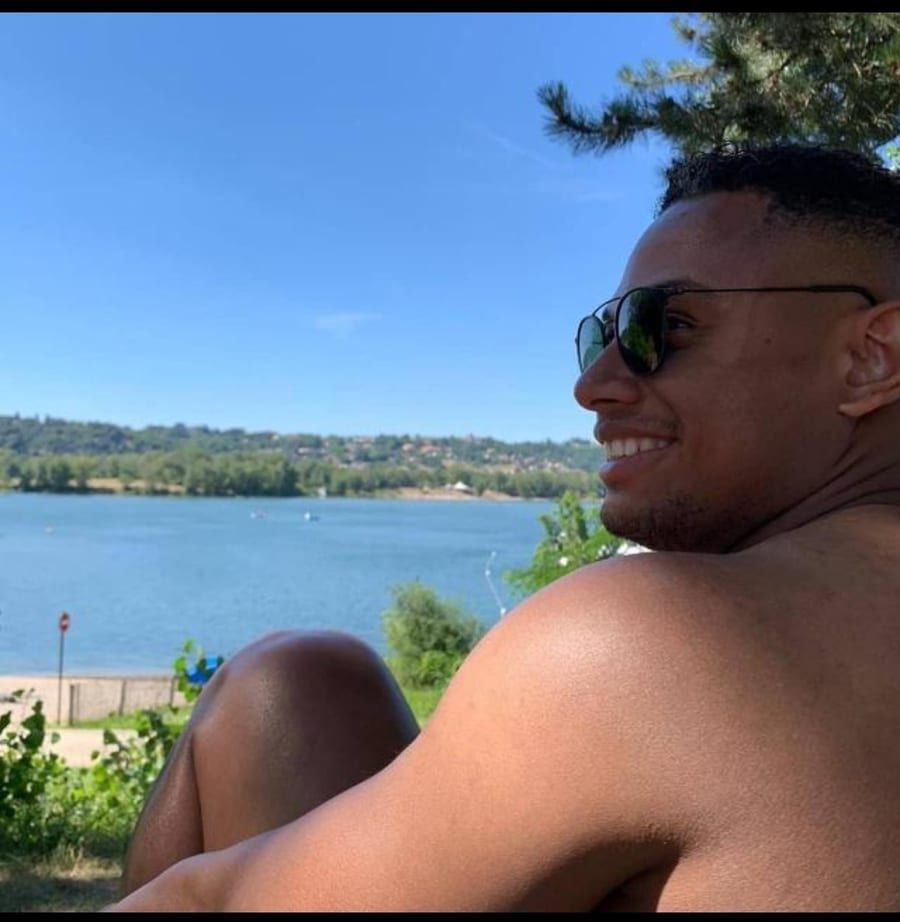Cole - Rencontre gay à Cornaux NE Profil de Cole, 38 ans, Rencontre gay à Cornaux NE (Neuchâtel)