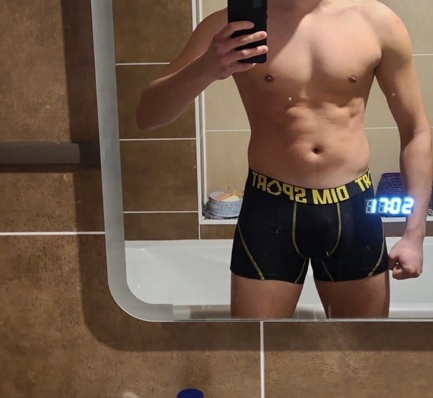 Profil de Louenn, 34 ans, Rencontre gay à Mont-de-Buttes (Neuchâtel)