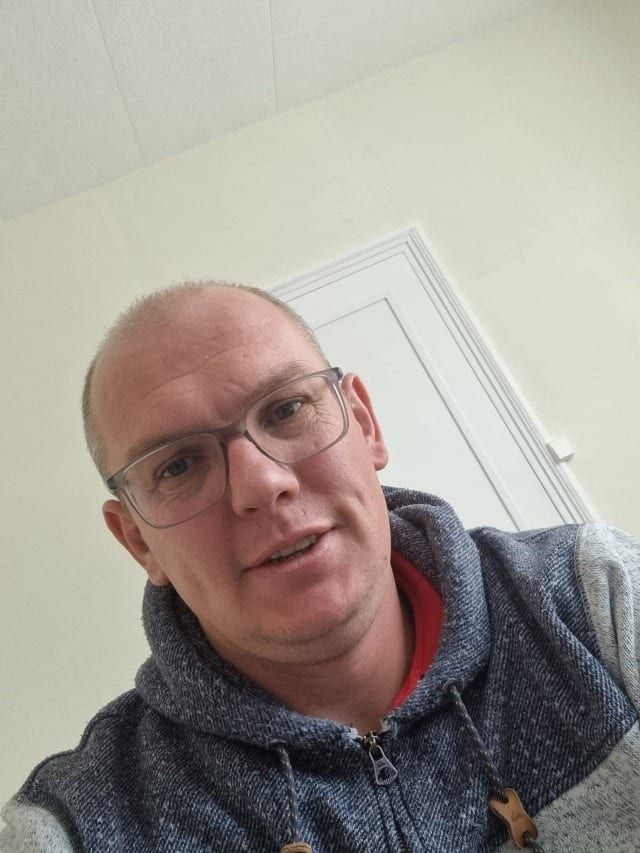 Khalil - Rencontre gay à Les Vieux-Prés Profil de Khalil, 42 ans, Rencontre gay à Les Vieux-Prés (Neuchâtel)