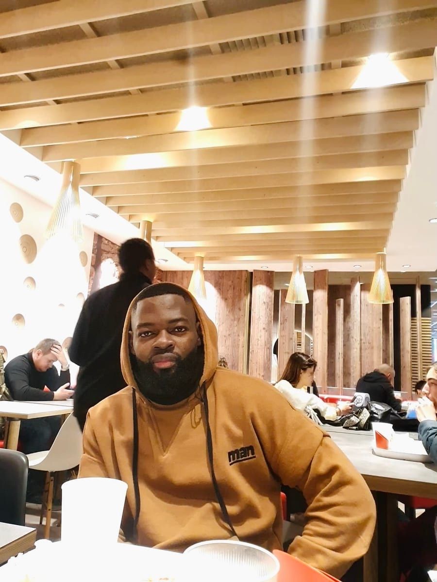 Mamar - Rencontre gay à Bôle Profil de Mamar, 28 ans, Rencontre gay à Bôle (Neuchâtel)