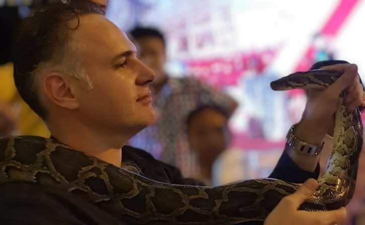 Ramiz - Rencontre gay à La Chaux-de-Fonds Profil de Ramiz, 44 ans, Rencontre gay à La Chaux-de-Fonds (Neuchâtel)