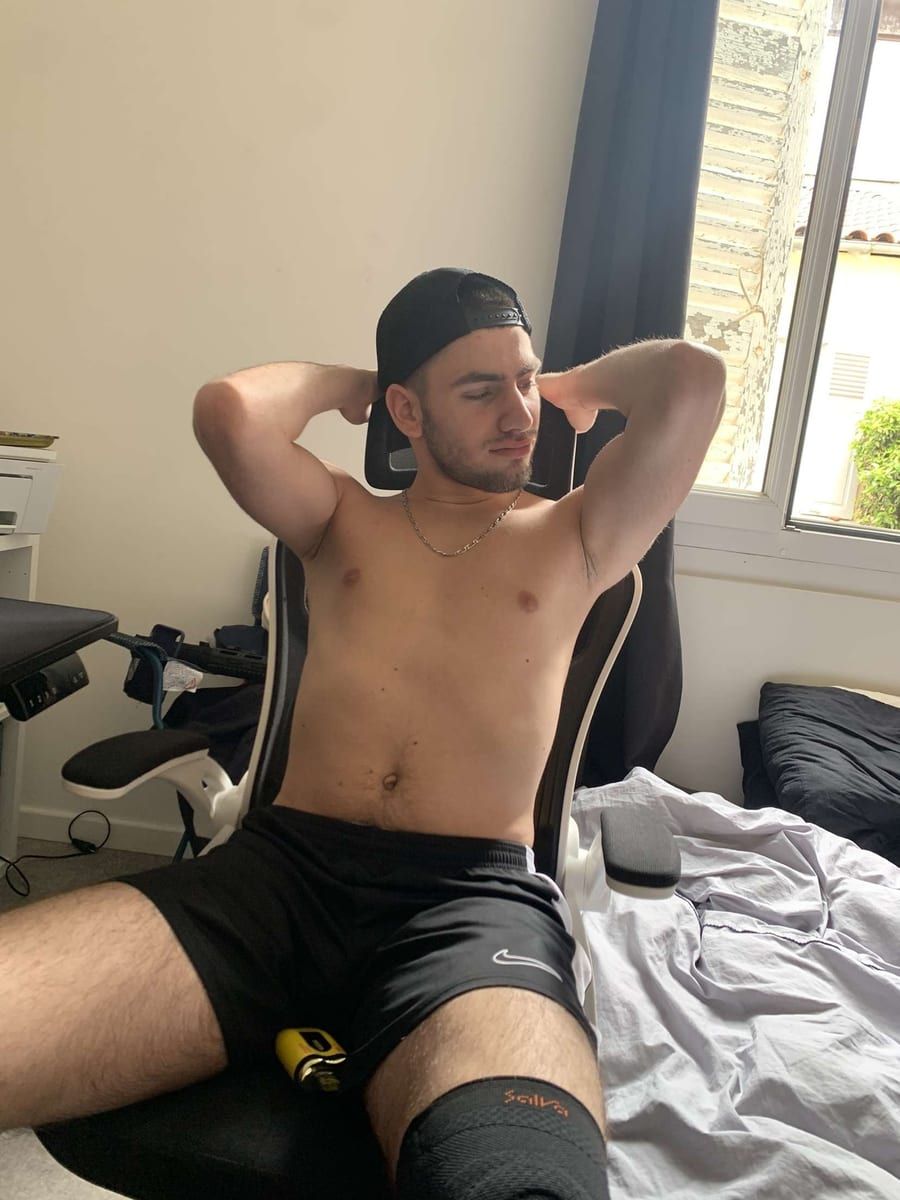 Estheban - Rencontre gay à Cornaux NE Profil de Estheban, 38 ans, Rencontre gay à Cornaux NE (Neuchâtel)