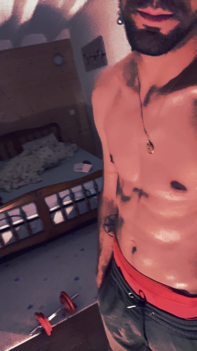Jahed - Rencontre gay à St-Sulpice NE Profil de Jahed, 31 ans, Rencontre gay à St-Sulpice NE (Neuchâtel)