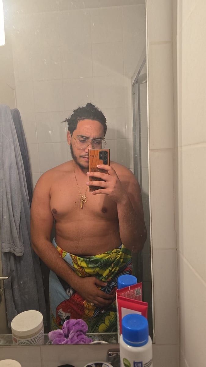 Lancelot - Rencontre gay à Bevaix Profil de Lancelot, 32 ans, Rencontre gay à Bevaix (Neuchâtel)
