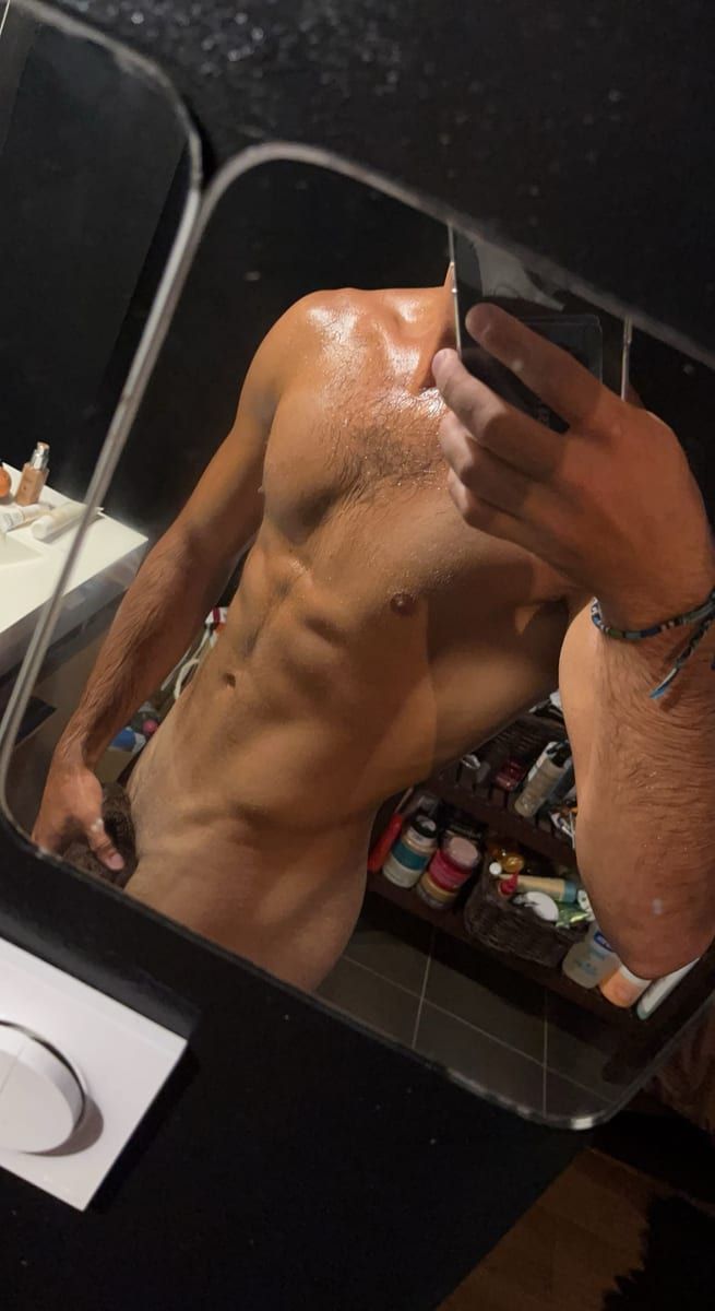 Nadhir - Rencontre gay à Fresens Profil de Nadhir, 35 ans, Rencontre gay à Fresens (Neuchâtel)