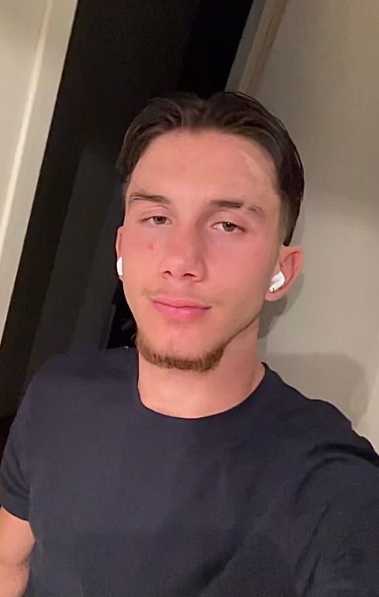 Profil de Gaoussou, 22 ans, Rencontre gay à La Châtagne (Neuchâtel)