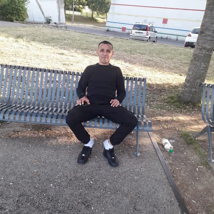 Meziane - Rencontre gay à Montmollin Profil de Meziane, 39 ans, Rencontre gay à Montmollin (Neuchâtel)