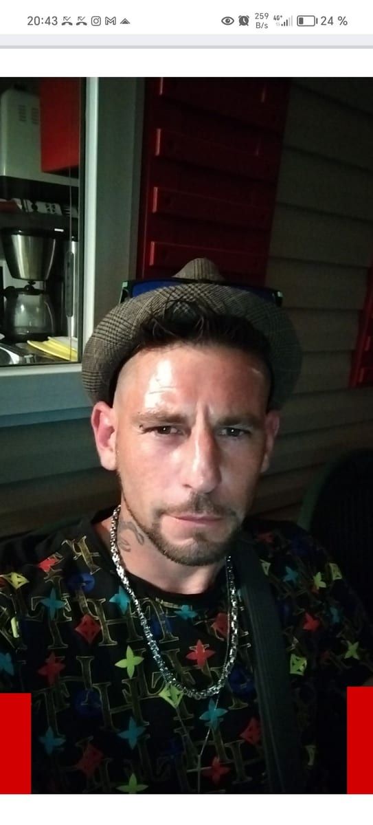 Djessym - Rencontre gay à Les Verrières Profil de Djessym, 28 ans, Rencontre gay à Les Verrières (Neuchâtel)