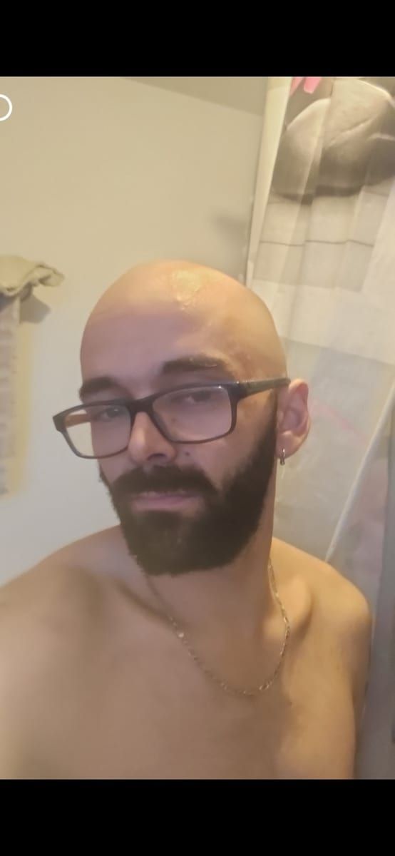 Robinson - Rencontre gay à Areuse Profil de Robinson, 44 ans, Rencontre gay à Areuse (Neuchâtel)