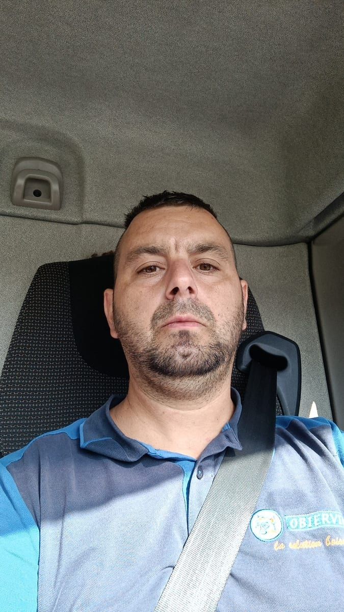 Kevin - Rencontre gay à Les Sagnettes Profil de Kevin, 23 ans, Rencontre gay à Les Sagnettes (Neuchâtel)