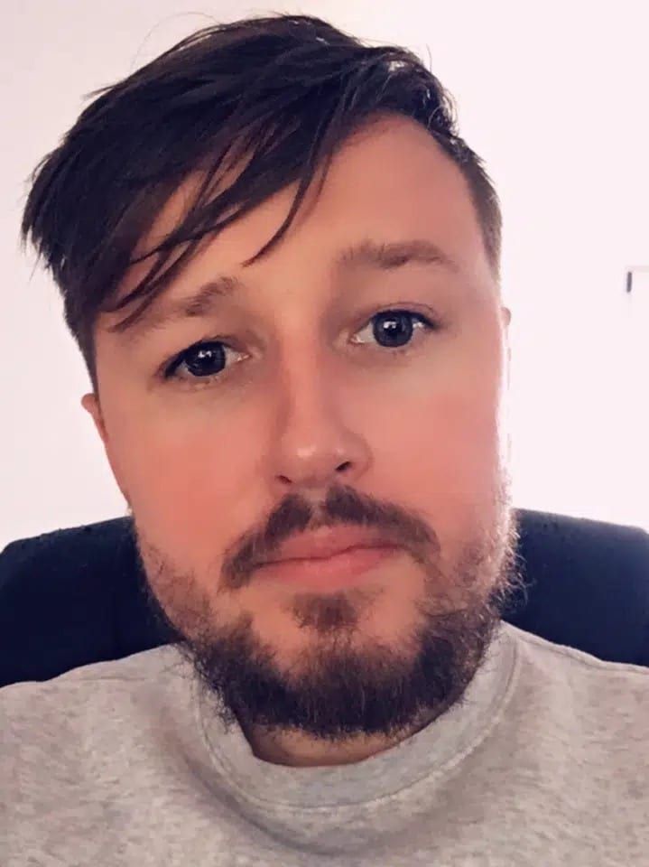 Nikki - Rencontre gay à Saules Profil de Nikki, 23 ans, Rencontre gay à Saules (Neuchâtel)