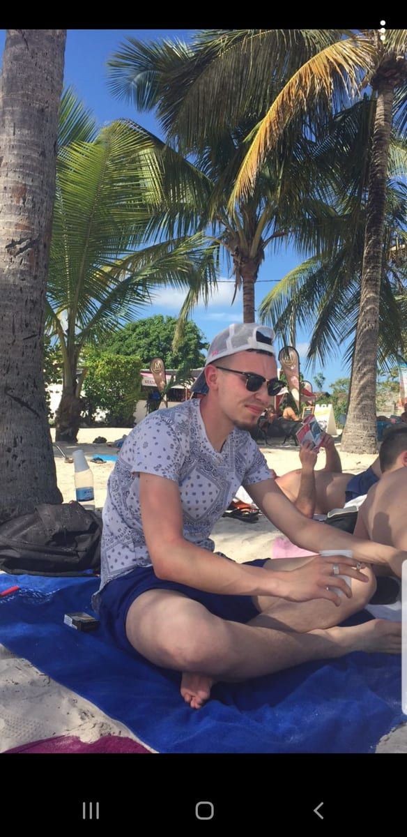 Caetano - Rencontre gay à La Chaux-du-Milieu Profil de Caetano, 38 ans, Rencontre gay à La Chaux-du-Milieu (Neuchâtel)