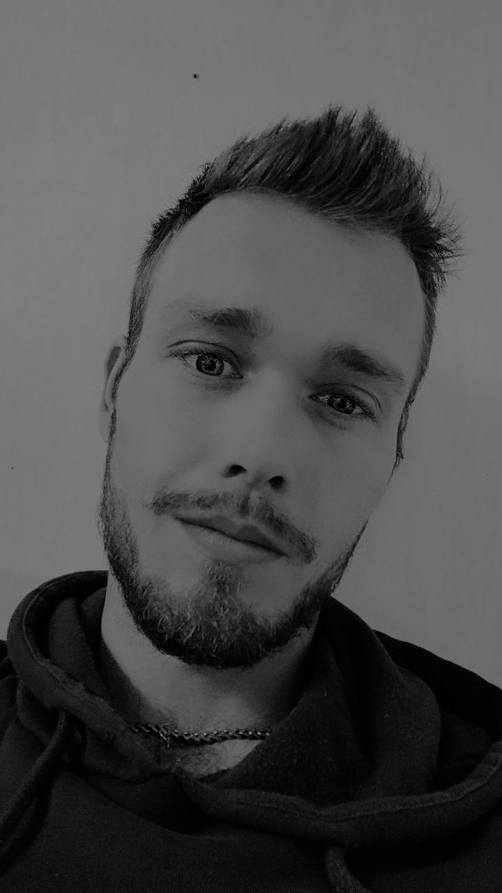 Nacim - Rencontre gay à Gorgier Profil de Nacim, 33 ans, Rencontre gay à Gorgier (Neuchâtel)