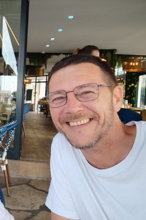 Davis - Rencontre gay à Les Taillères Profil de Davis, 43 ans, Rencontre gay à Les Taillères (Neuchâtel)