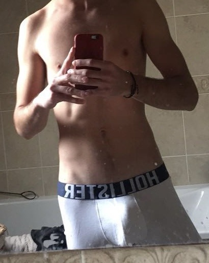 Zackarie - Rencontre gay à Les Planchettes Profil de Zackarie, 22 ans, Rencontre gay à Les Planchettes (Neuchâtel)