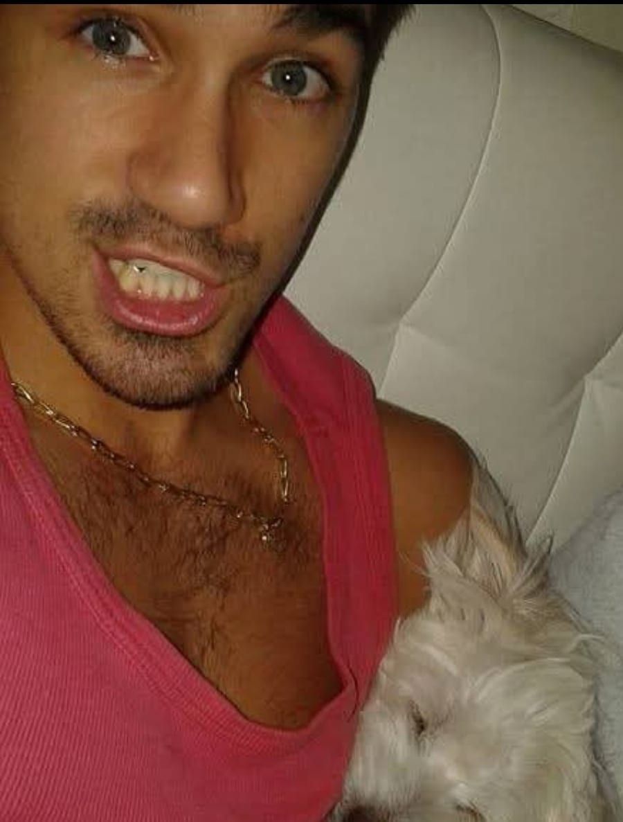 Djebril - Rencontre gay à St-Aubin-Sauges Profil de Djebril, 26 ans, Rencontre gay à St-Aubin-Sauges (Neuchâtel)