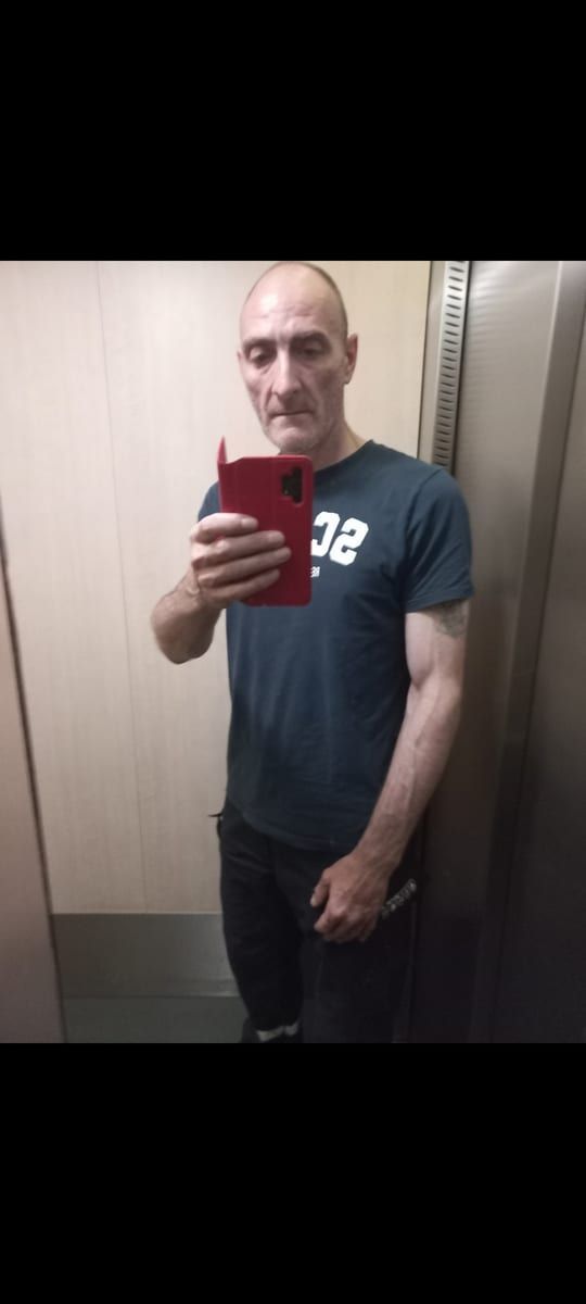 Leoni - Rencontre gay à Chaumont Profil de Leoni, 29 ans, Rencontre gay à Chaumont (Neuchâtel)